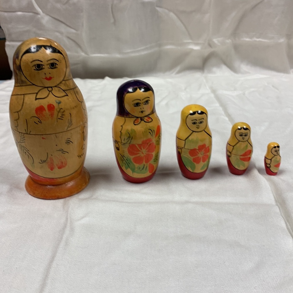 Vintage nesting dolls - Picture 3 of 8